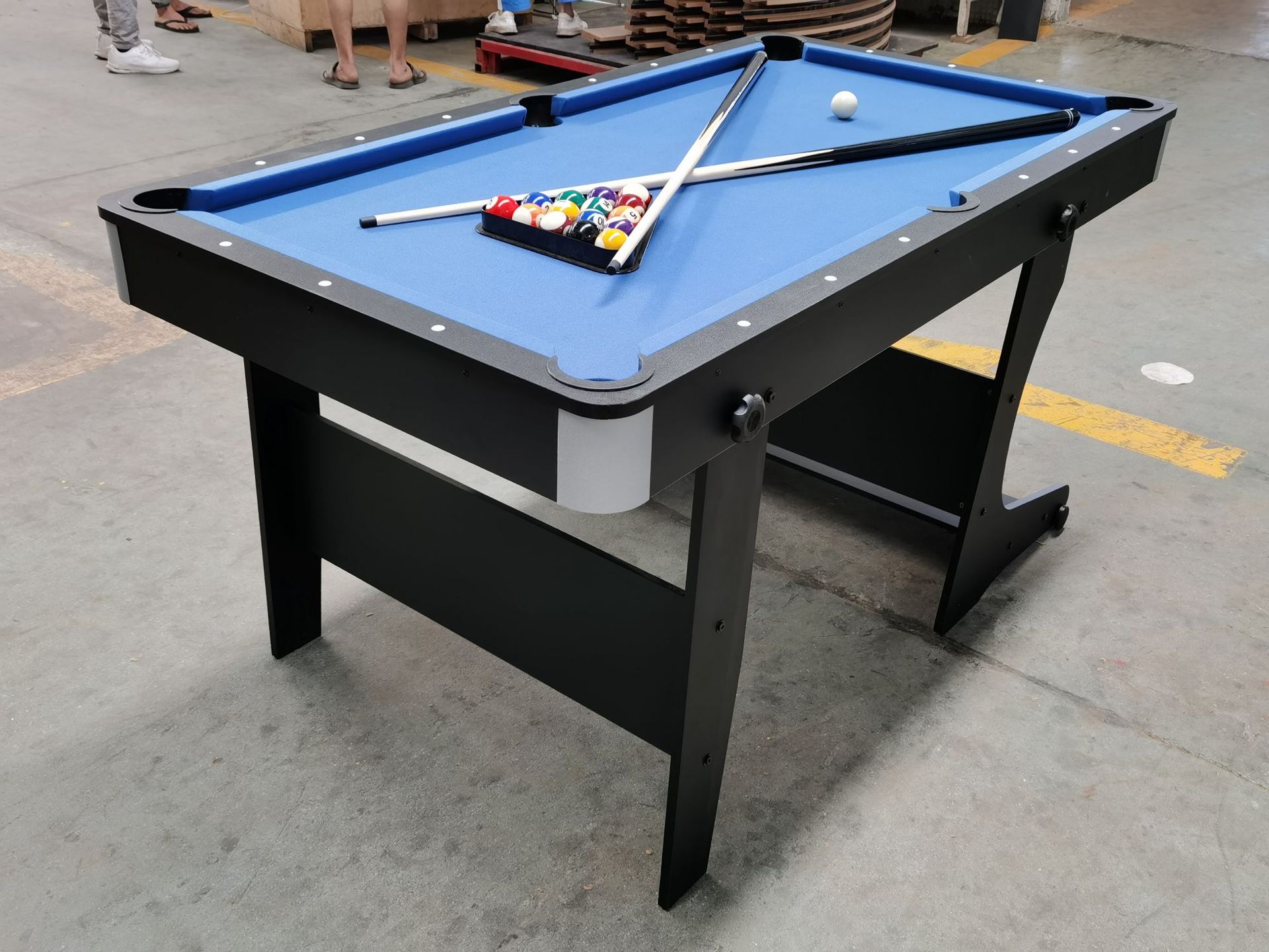 折叠式家用台球桌 标准型桌球台儿童斯诺克案子小型美式黑八球台