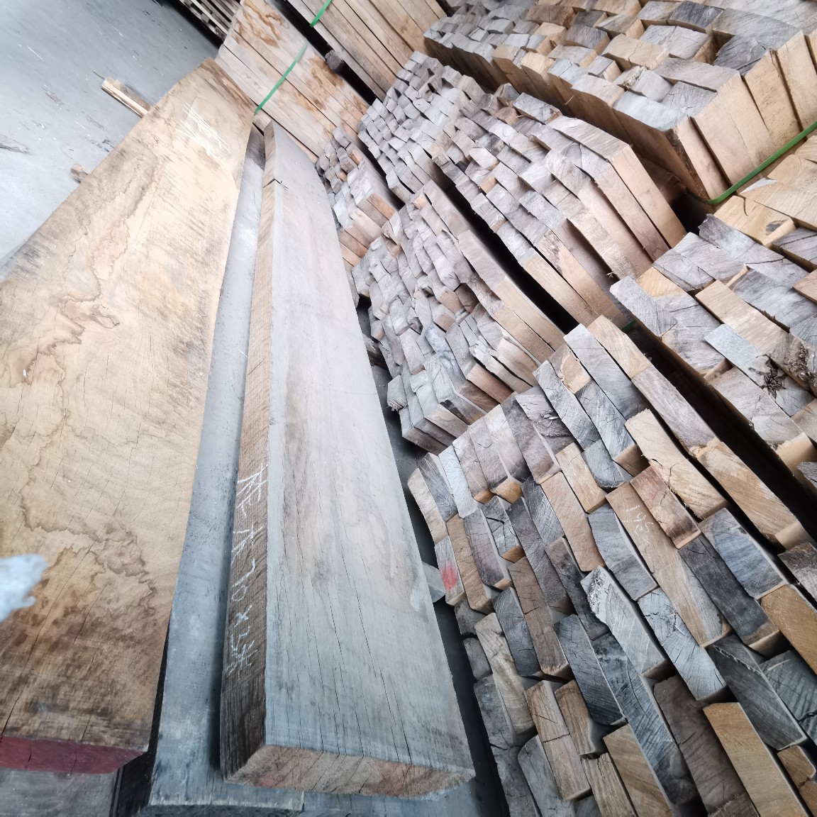 柞木大板长3米 款到发货不易劈裂东北硬杂木大宽板甩卖500元