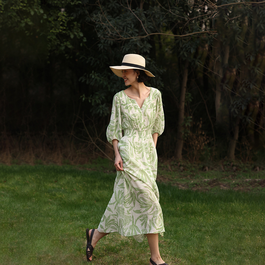 法式树叶印花连衣裙女夏季 绿色收腰海边度假风气质长裙子b0342