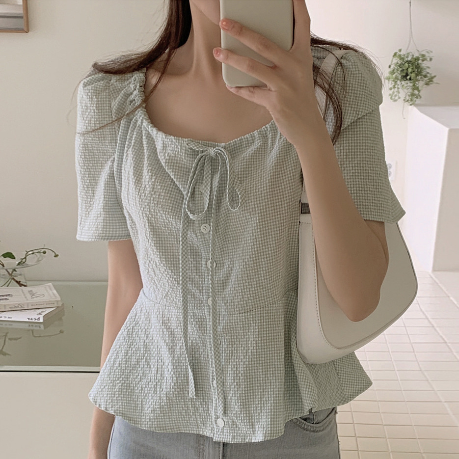 可爱荷叶边上衣图片