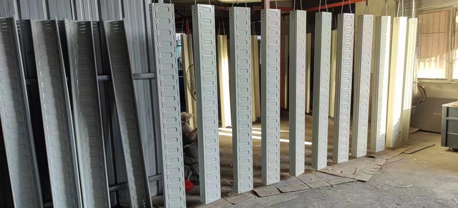 江西电缆桥架厂家