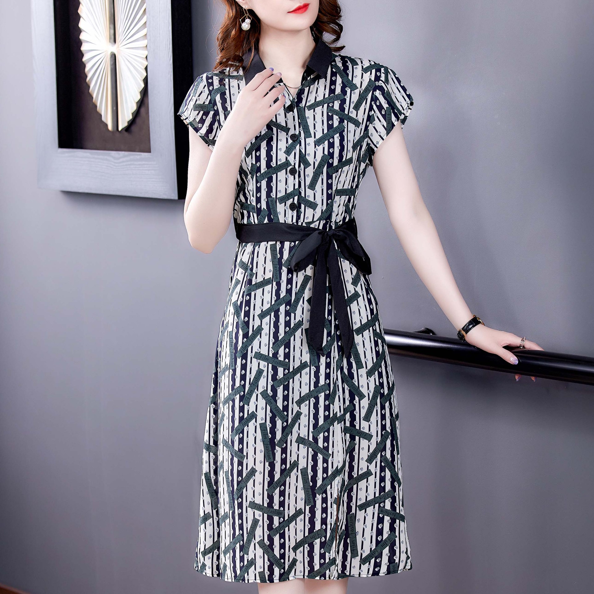 品牌夏季真丝修身连衣裙女2022新款小个子贵夫人中年妈妈短袖裙子