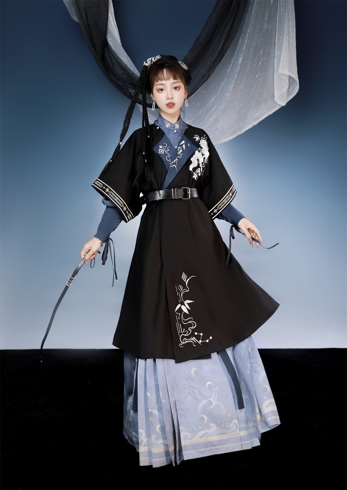 原创勾陈汉元素改良风衣日常汉服马面裙黑色国风外套冬明制8332