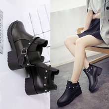 马丁靴女2022秋冬新款英伦风时尚铆钉粗跟短靴休闲女靴
