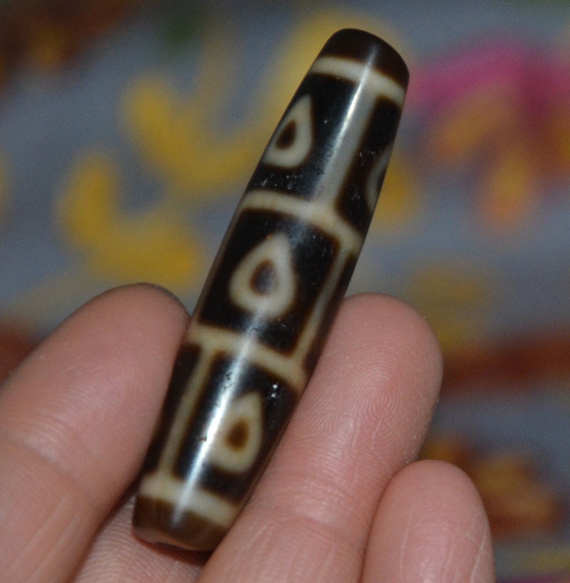 天然西藏真品玉髓老料风化佛心九眼天珠