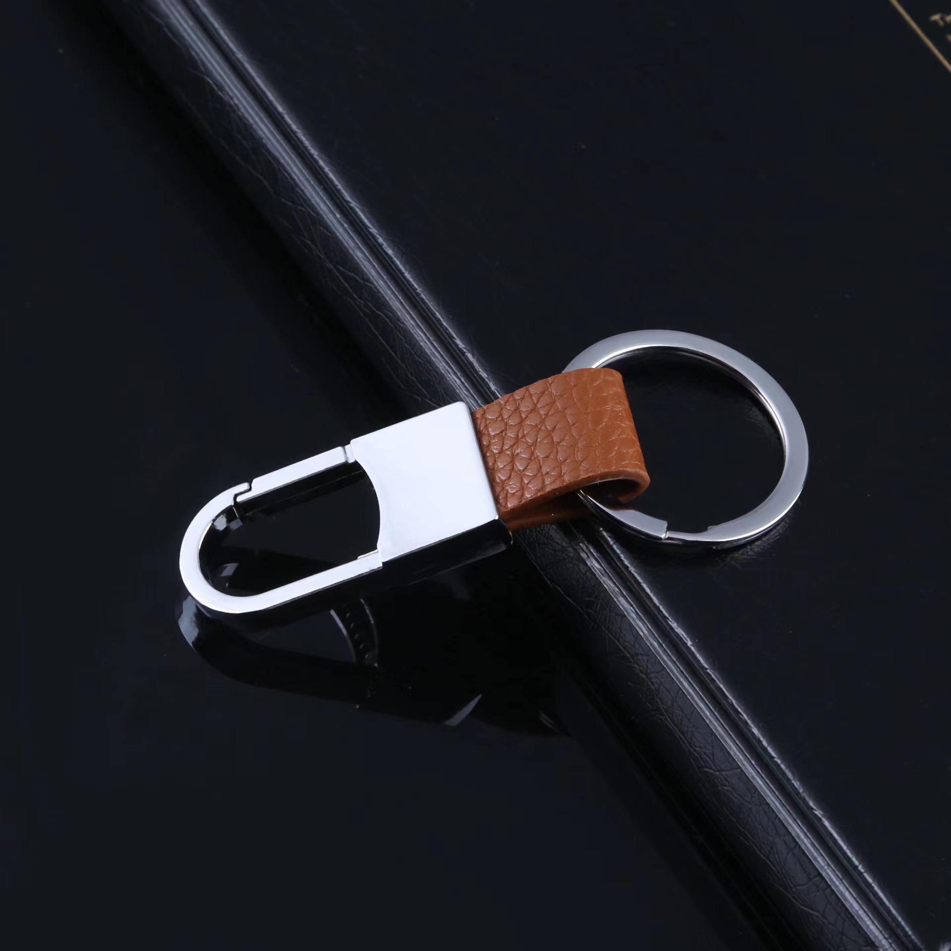 High-End Men's Keychain Leather Keychain Metal Keychains Activity Small Gift Factory Direct Sales