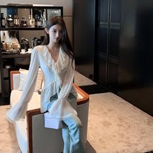 FairyJiang 夏季荷叶边v领白色衬衫女设计感雪纺衫蕾丝喇叭袖上衣