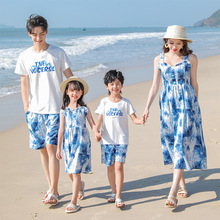 一件代发新款亲子装沙滩装一家三口四口套装母女中长款连衣裙