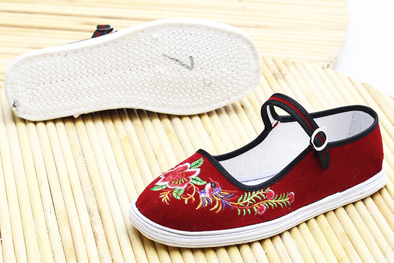 纯布底千层纳布底女士绣花鞋手工上线刺绣妈妈鞋方口平底黑布鞋子