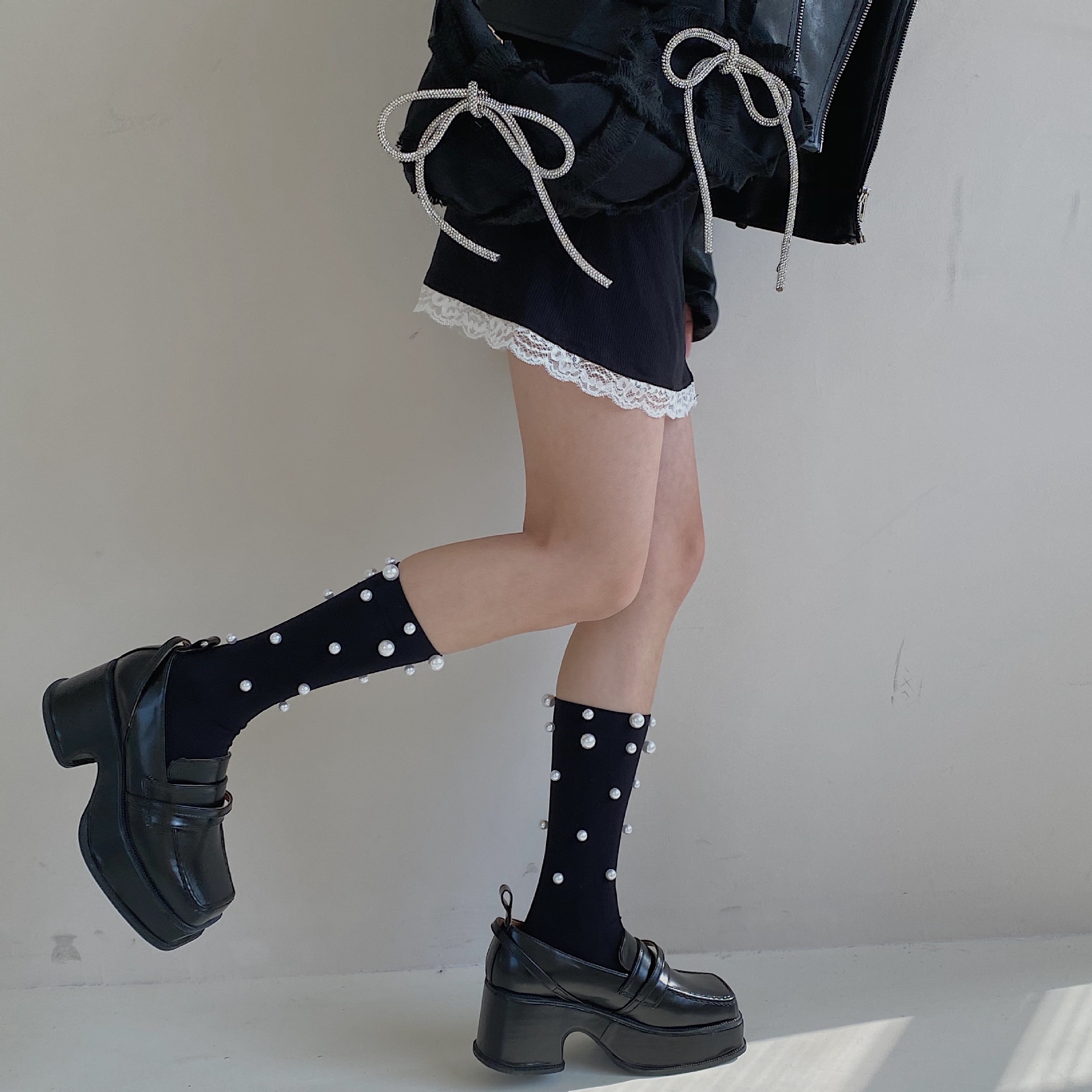 王小贞 新品少女中筒袜 甜美珍珠法式温柔天鹅绒丝袜女小腿袜子