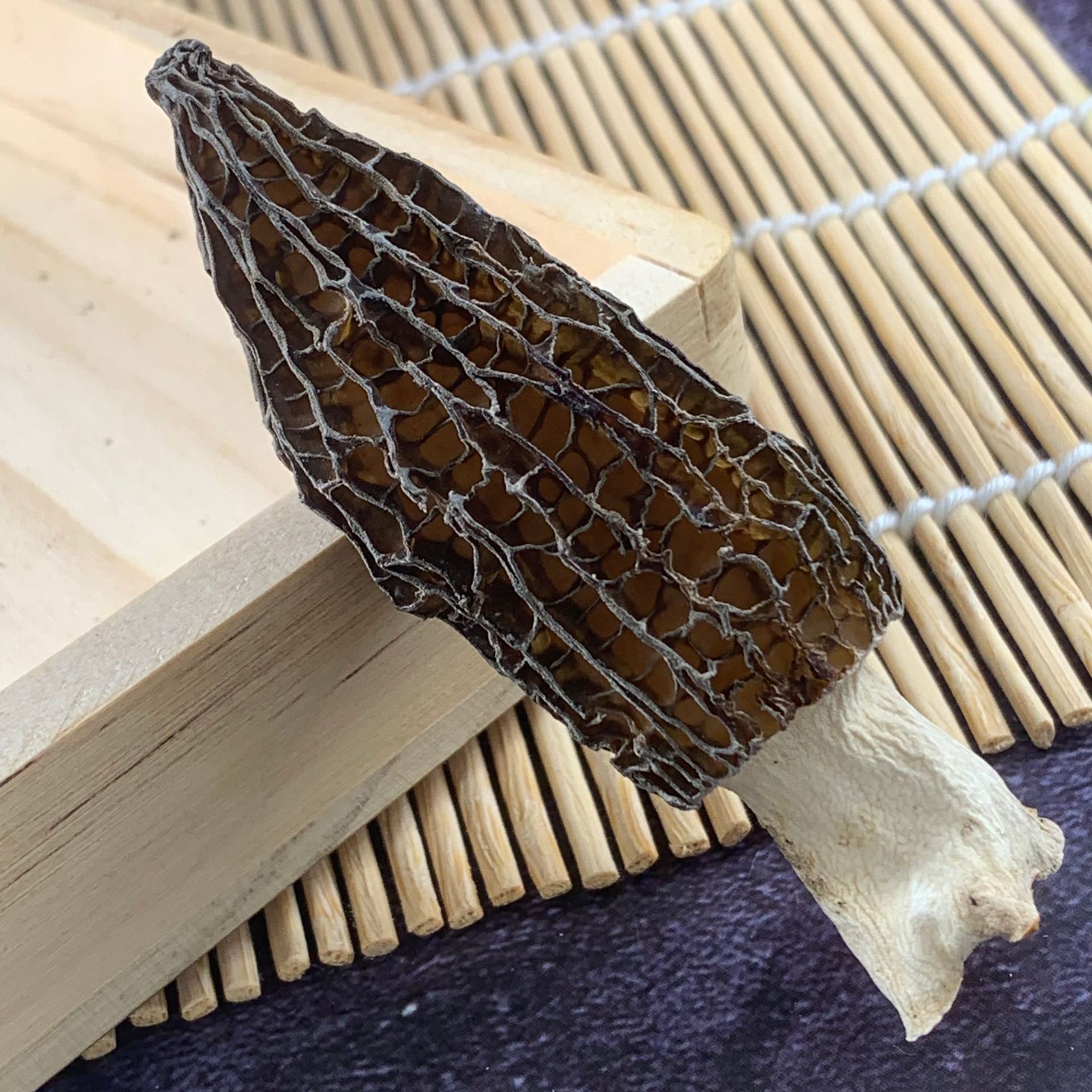 羊肚菌 大量批发蘑菇干货菌菇汤包散装250足干剪柄云南特产食用菌