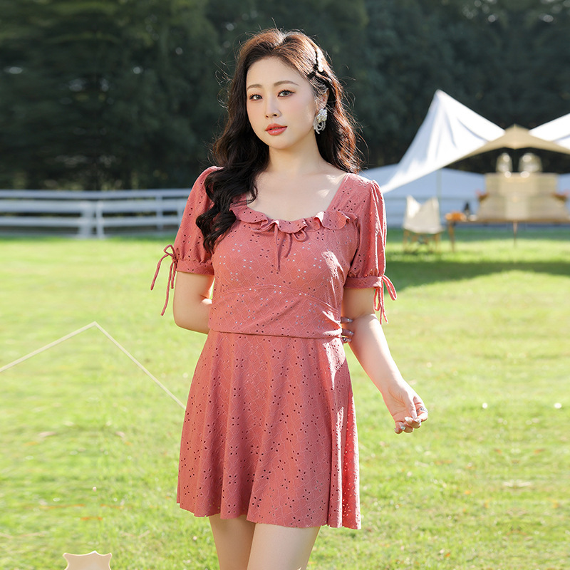 新款连体保守泳装微胖女孩显瘦泳衣大码胖mm遮肉遮肚200斤网红风