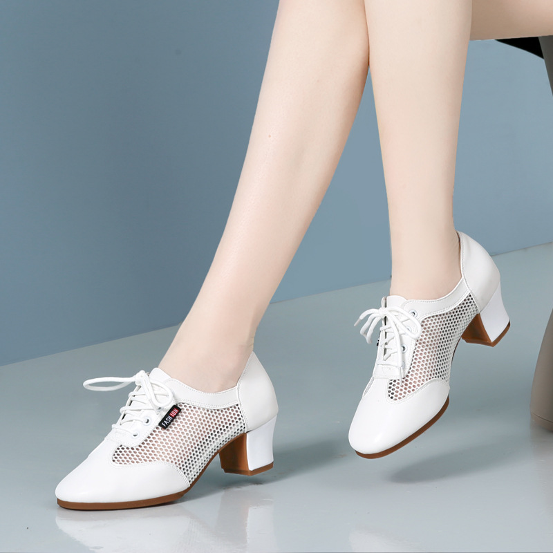 长少拉丁舞鞋女成人超纤中高跟软底水兵舞网面女士广场舞蹈鞋