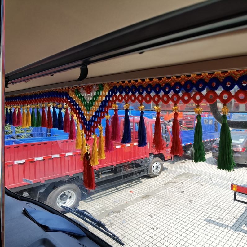 挖机驾驶室装潢大货车装饰用品挂件前挡风玻璃吊穗流苏前挡风玻璃