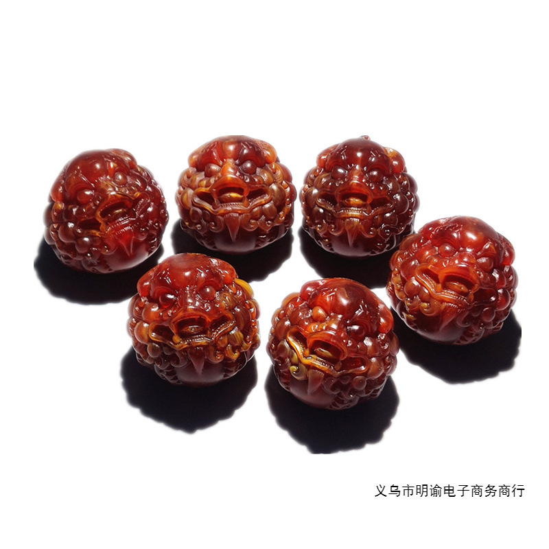龙涎香龙泉香仿琥珀狮子抱珠摆件手把件手盘健身球直播货源-阿里巴巴