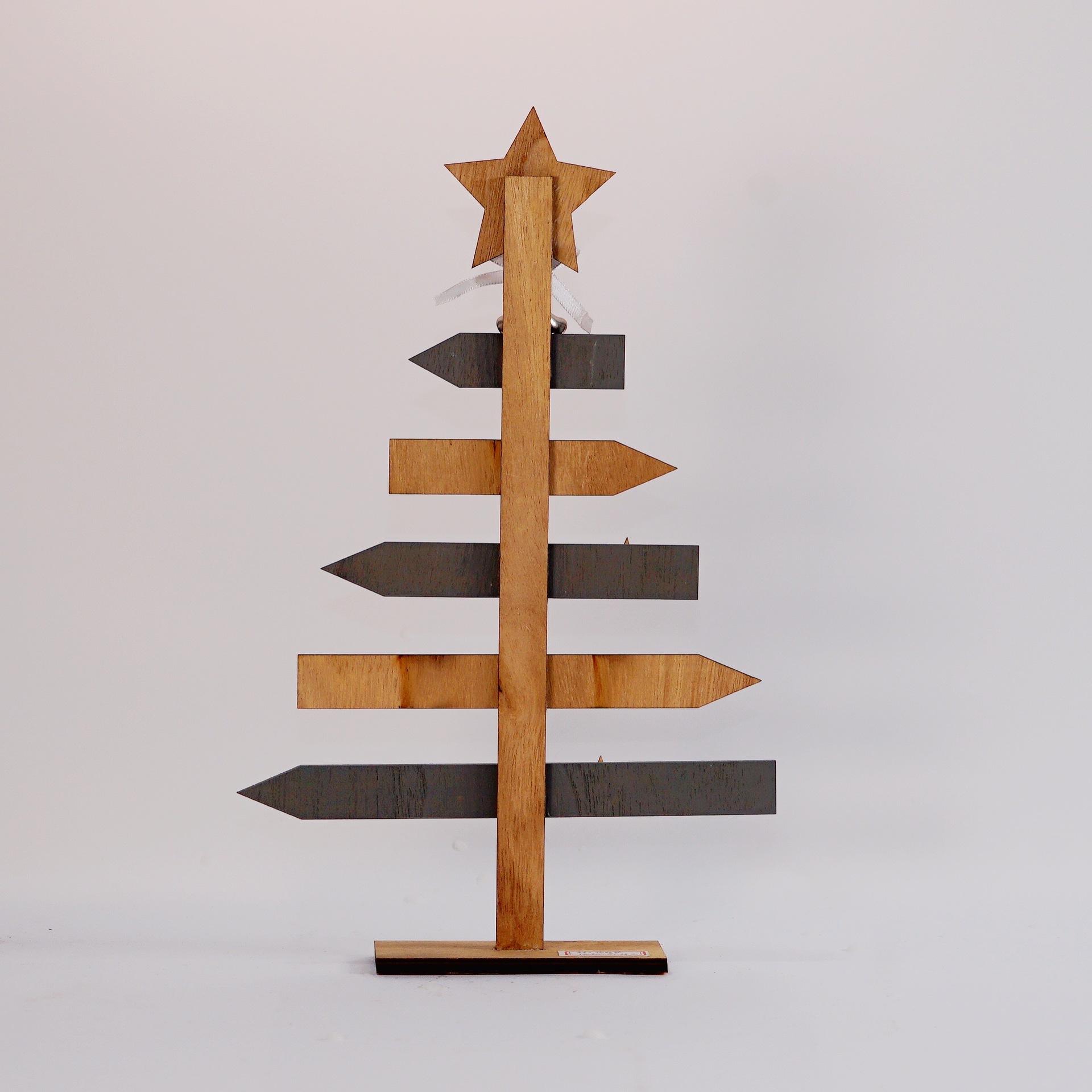 灰白色松树型路标创意圣诞摆件,木质工艺品,家居用品小摆件