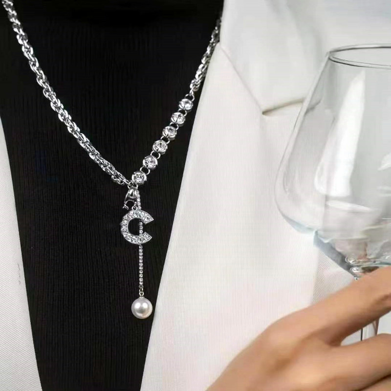 高级感字母cc项链女轻奢小众设计钛钢毛衣链新款潮配饰品
