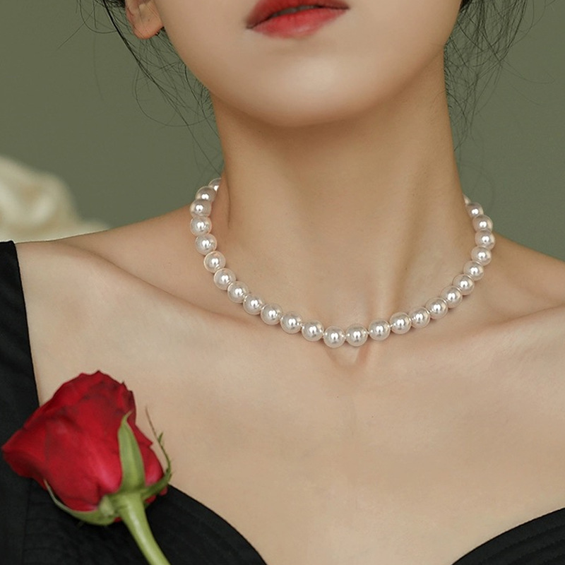 Women's Pearl Necklace 2023 New Popular Light Luxury Small Ocean Temperament Clavicle Chain High Sense Necklace Ornament