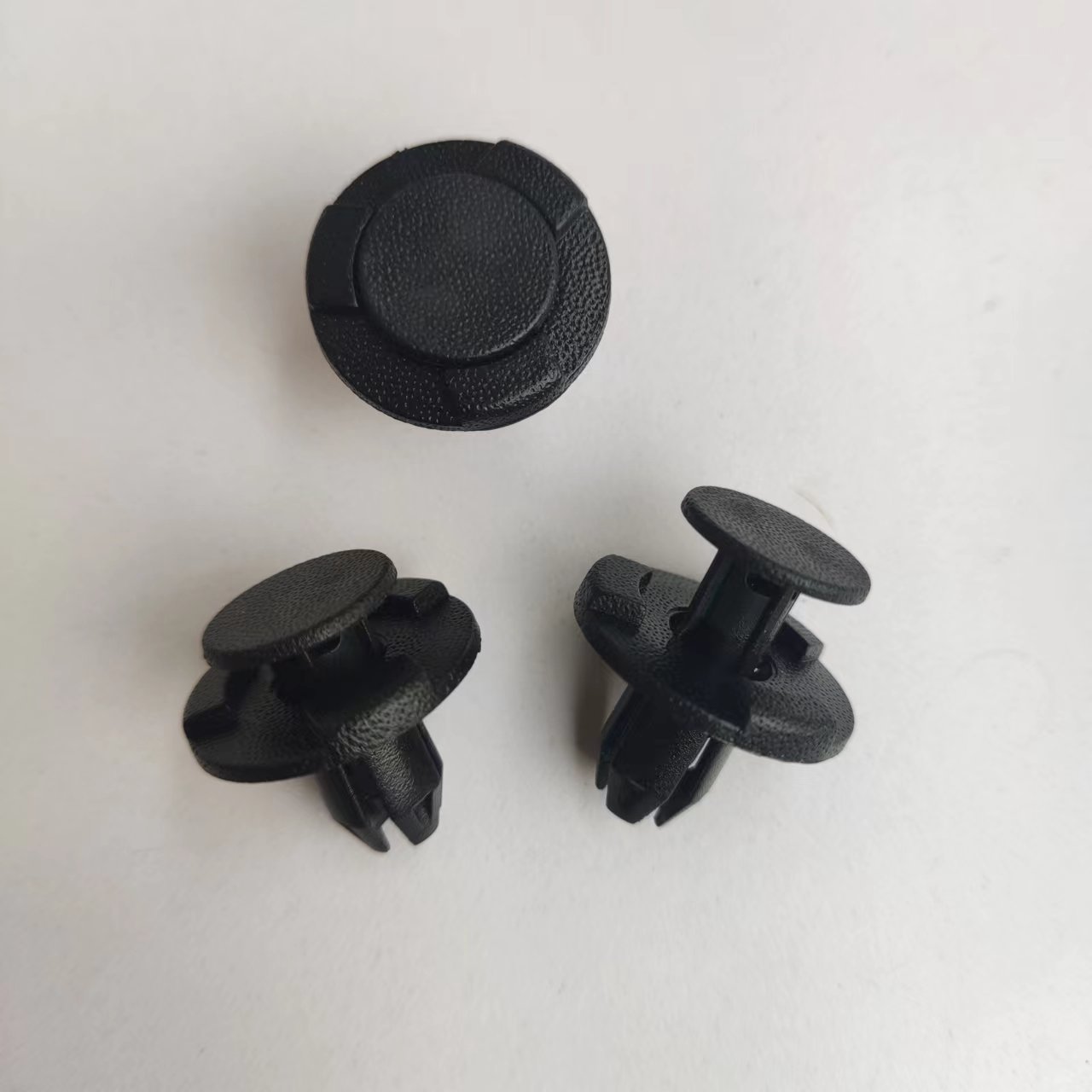 适用于日产尼桑汽车挡泥板卡扣塑料保险杠卡子铆钉叶子板内衬卡扣