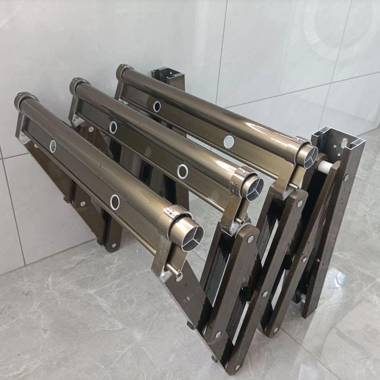 户外多功能推拉 伸缩折叠 晾衣架太空铝阳台外窗外家用晒被杆