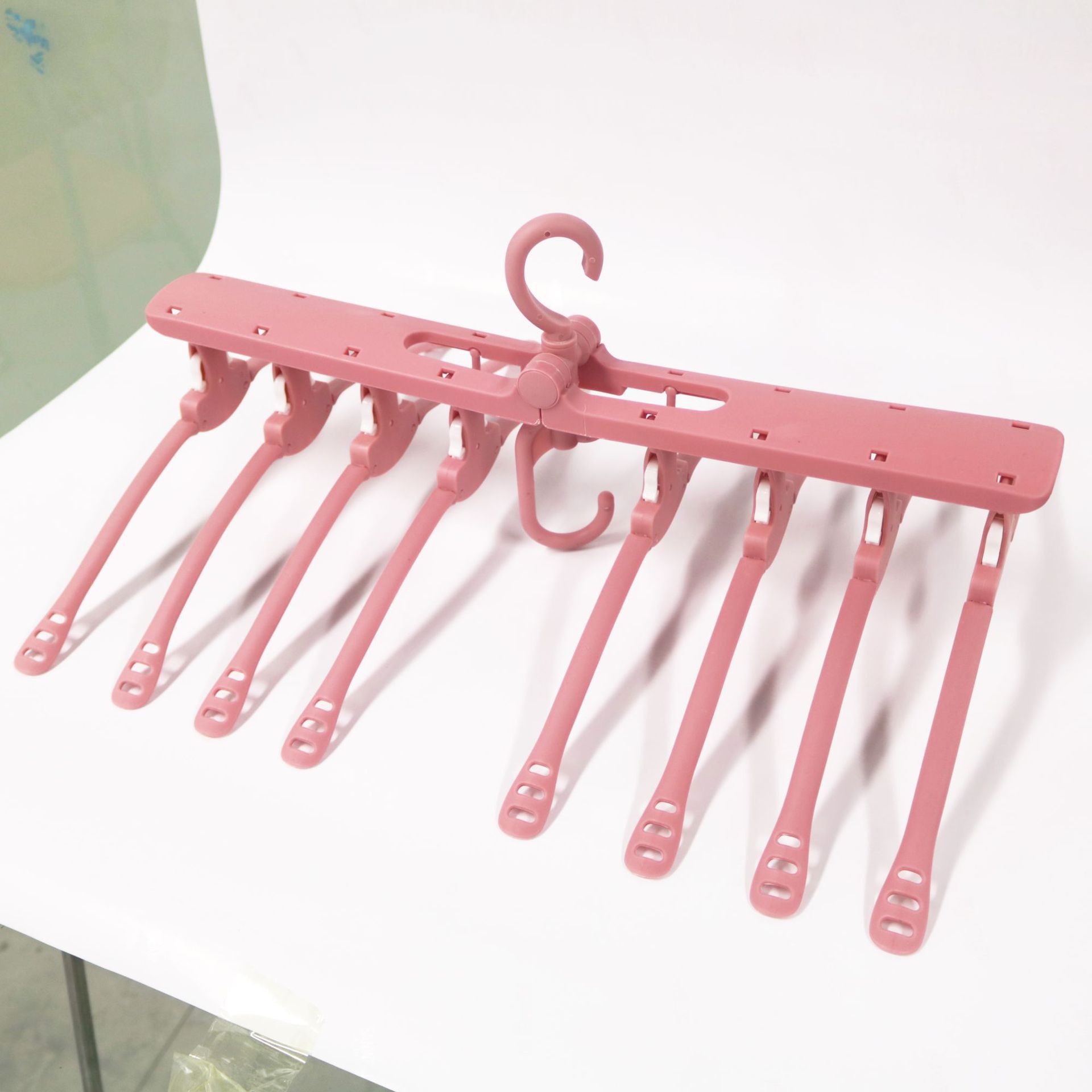 Telescopic Multi-Purpose Magic Folding Hanger