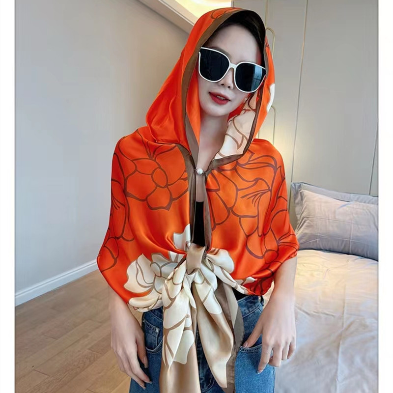 0成交41件新款沙滩巾海边两用骑车防晒衣女雪纺开车丝巾绣花披肩女