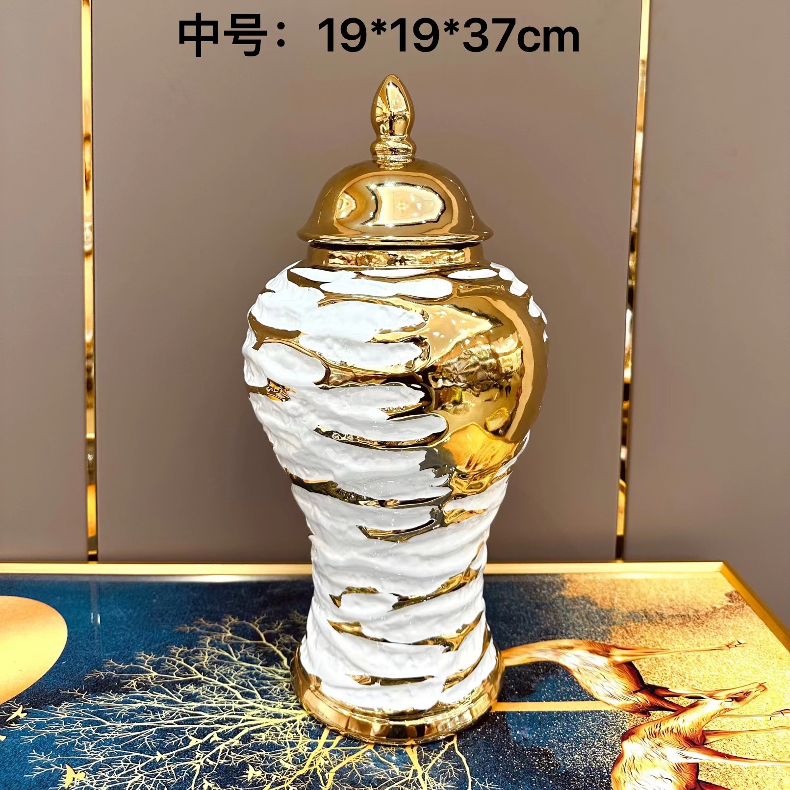 Factory Direct European-Style Electroplated Gold Ceramic Hat-Covered Jar Vase Light Luxury Crafts Model Room Soft Decoration Ornaments