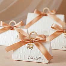 创意中式喜糖盒国风婚礼高级感手提糖果礼盒订婚伴手礼三角喜糖盒