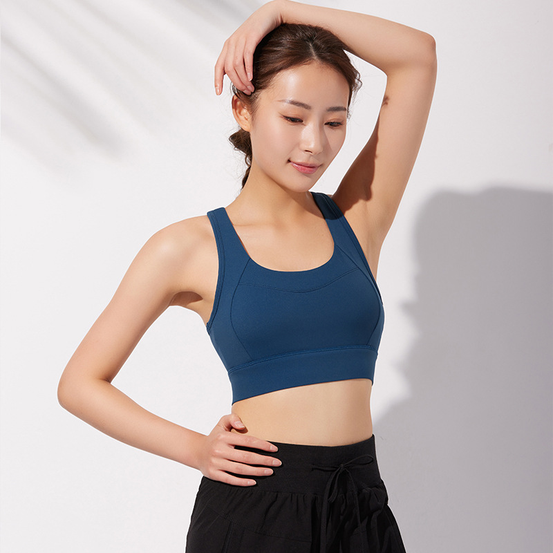 裸感运动内衣女健身跑步吊带背心防震美背文胸瑜伽上衣带胸垫内衣