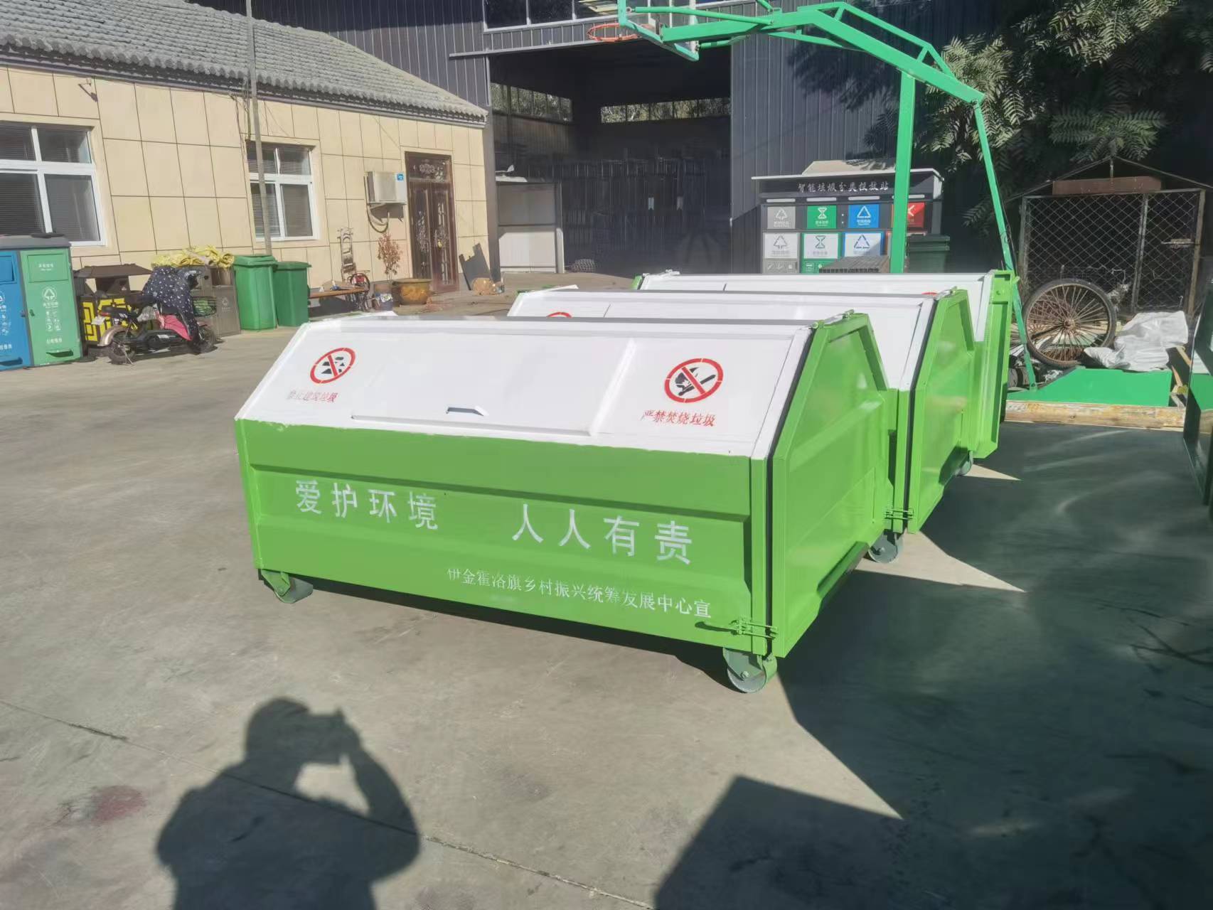 厂家直销勾臂箱3方勾臂箱大型垃圾箱挂车箱勾臂式垃圾清运箱