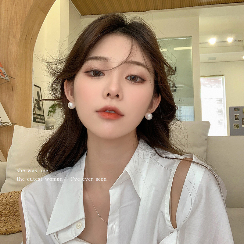 2023 New Hong Kong Style Earrings Fever Same Style Shijia Vintage Pearl Earrings High Sense Female 925 Silver Stud Earrings