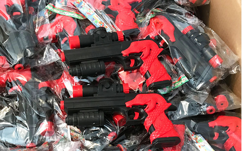 儿童玩具枪打皮弹枪 吃鸡游戏枪袋装吸盘小手枪礼品2元百货批发