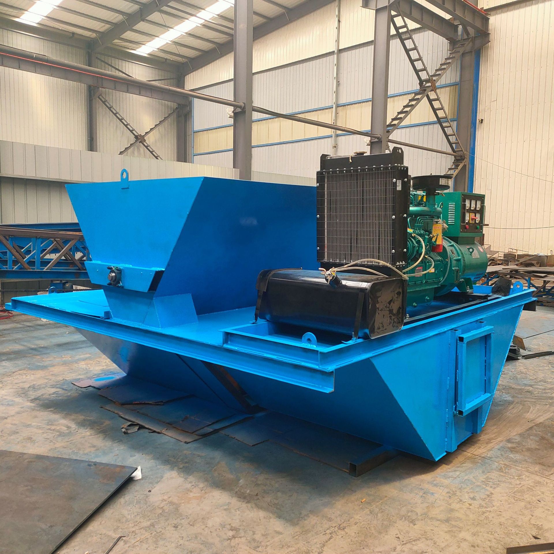 农田排水沟现浇成型机 自走式混凝土渠道滑膜机 自走式水渠成型机