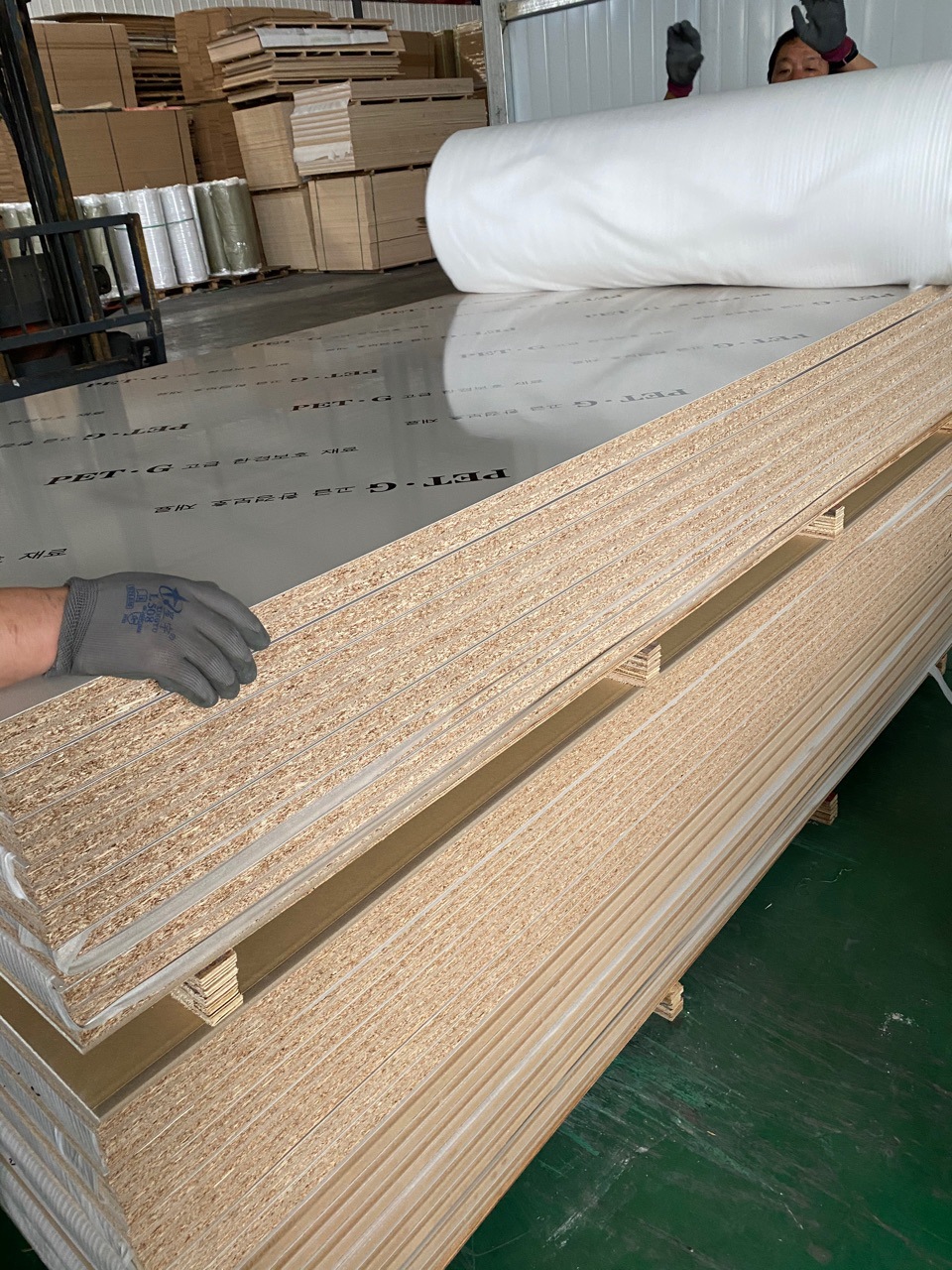 petg高光肤感柜门osb板材橱柜衣柜门板18mm颗粒板