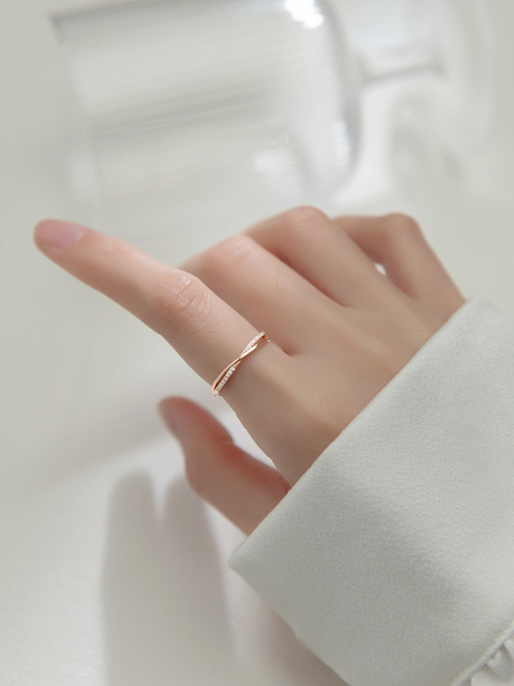 s925银气质排钻线条戒指女日系轻奢简约小巧交叉小清新手指环