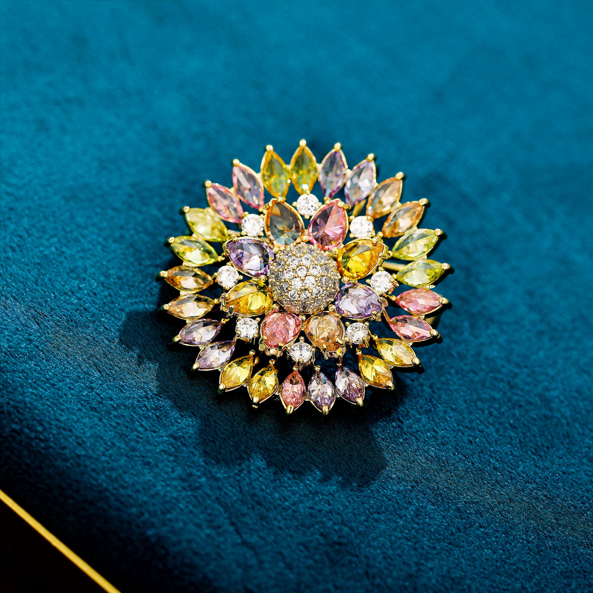 日韩系少女心可爱七彩锆石胸针美少女炫彩仙气爆棚ins潮别针配饰