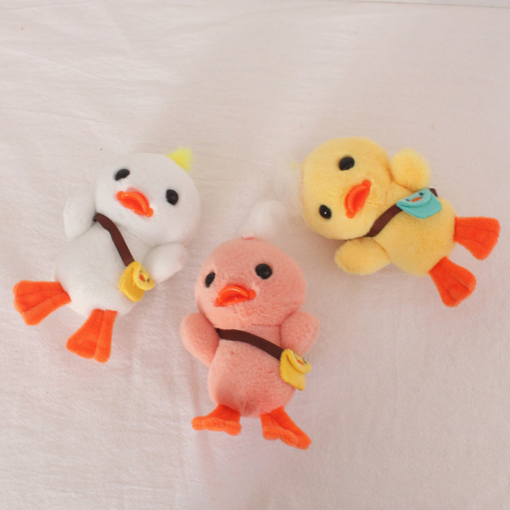 可爱毛绒小鸭子挂件网红ins小黄鸭钥匙扣书包挂饰背包鸭发箍胸针