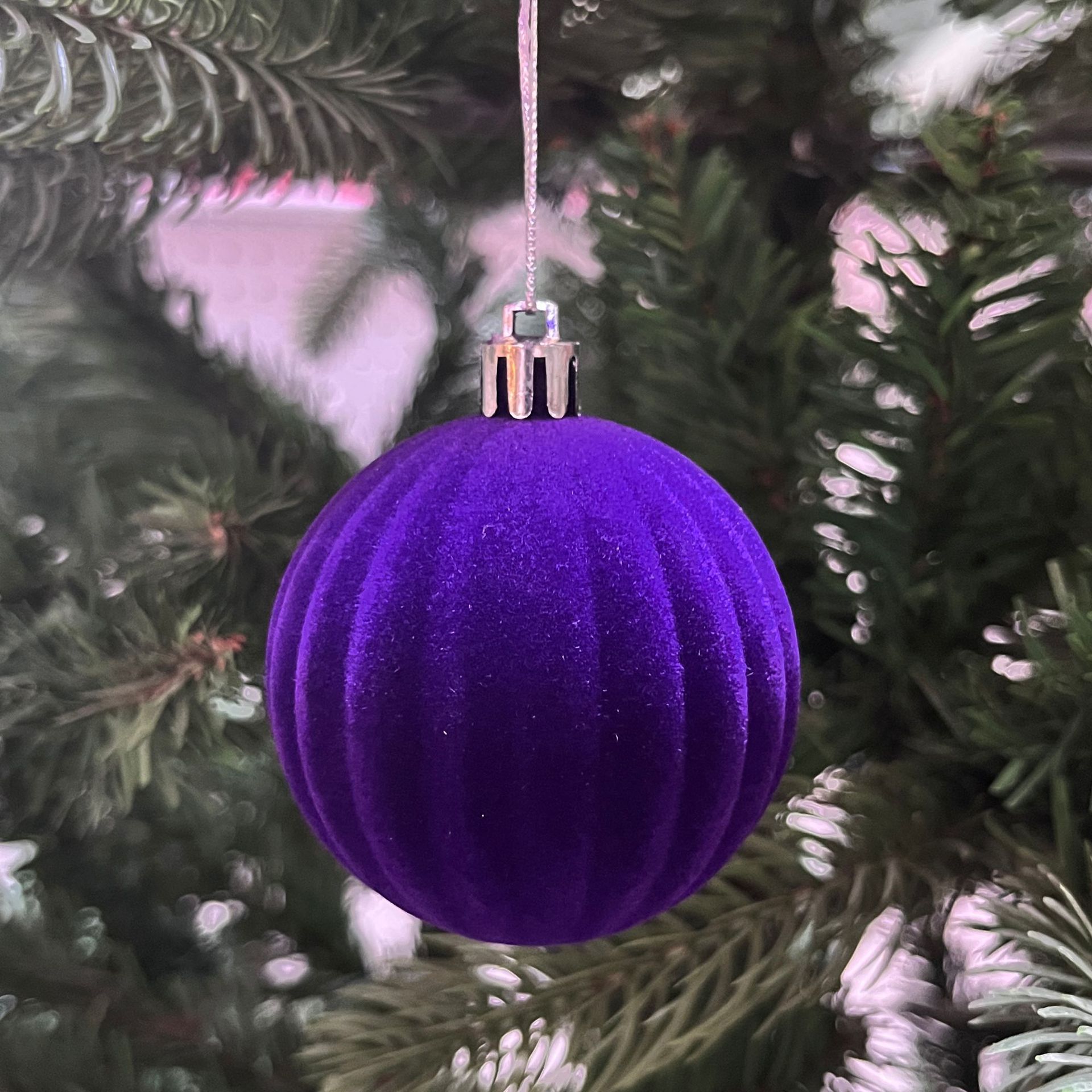 Cross-Border Hot Selling Christmas Decorating Ball Plastic Painted Flocking Ball Christmas Tree Hanging Ball Hanging Ornament Scene Setting Supplies