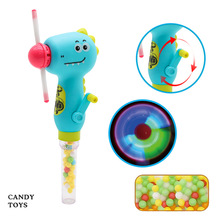新款装糖玩具手摇恐龙发光棒旋转灯光糖果发光玩具超市供货
