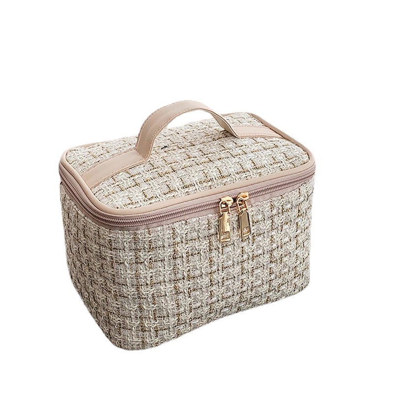 Cosmetic Bag Women's 2023 New Classic Style Chanel's Style INS Style Large Capacity Ins Style Portable Wash Storage Bag Portable Outing Cosmetic Case