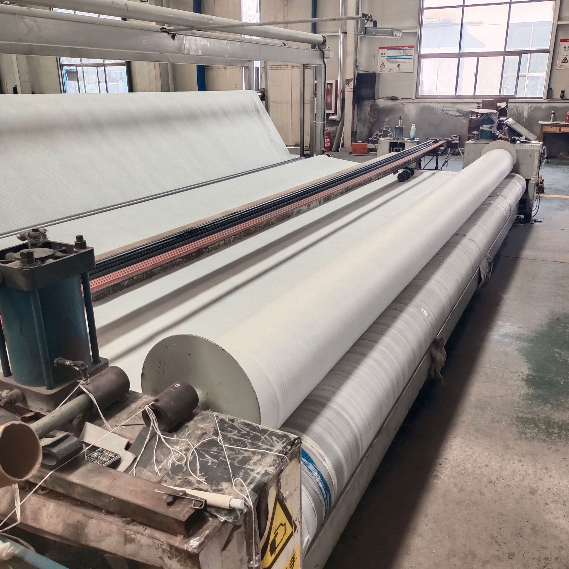 复合土工膜厂家蓄水池底部防渗两布一膜水产养殖防渗膜hdpe复合膜