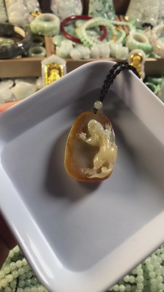 錢世 翡翠吊坠 纯天然a货红翡壁虎吊坠1