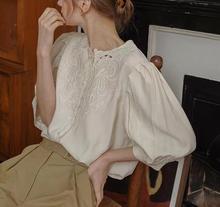 t法式复古刺绣上衣设计感小众镂空白衬衣女圆领灯笼袖衬衫