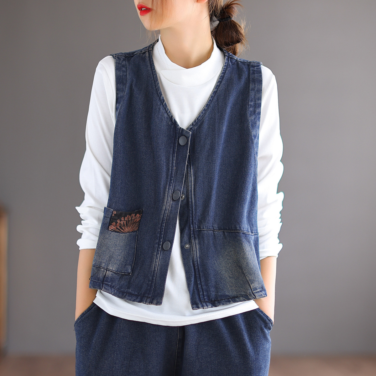 文艺贴布无领开衫牛仔马甲女21秋季新款宽松显瘦工装坎肩马夹