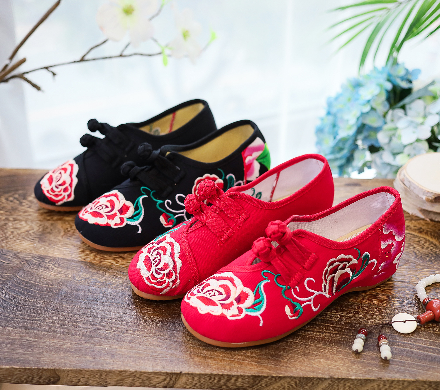 绣花布鞋 春秋款牛筋底低跟平底女单鞋 妈妈鞋-阿里巴巴