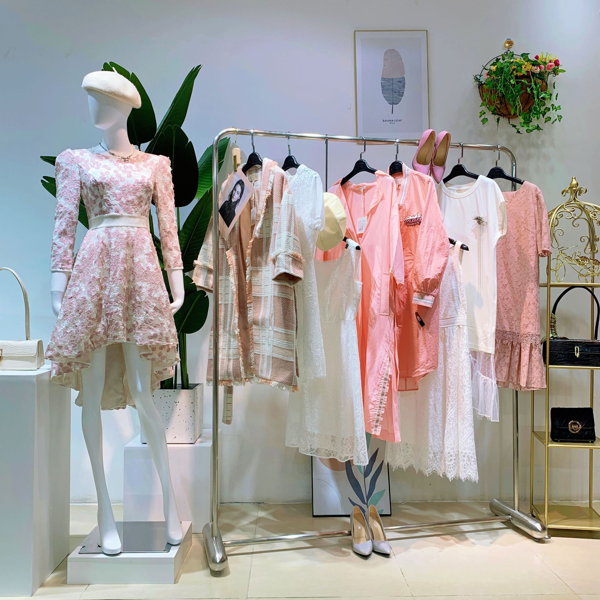 麦檬品牌撤柜大码女装专柜库存尾货清仓批发实体店直播间货源茵曼