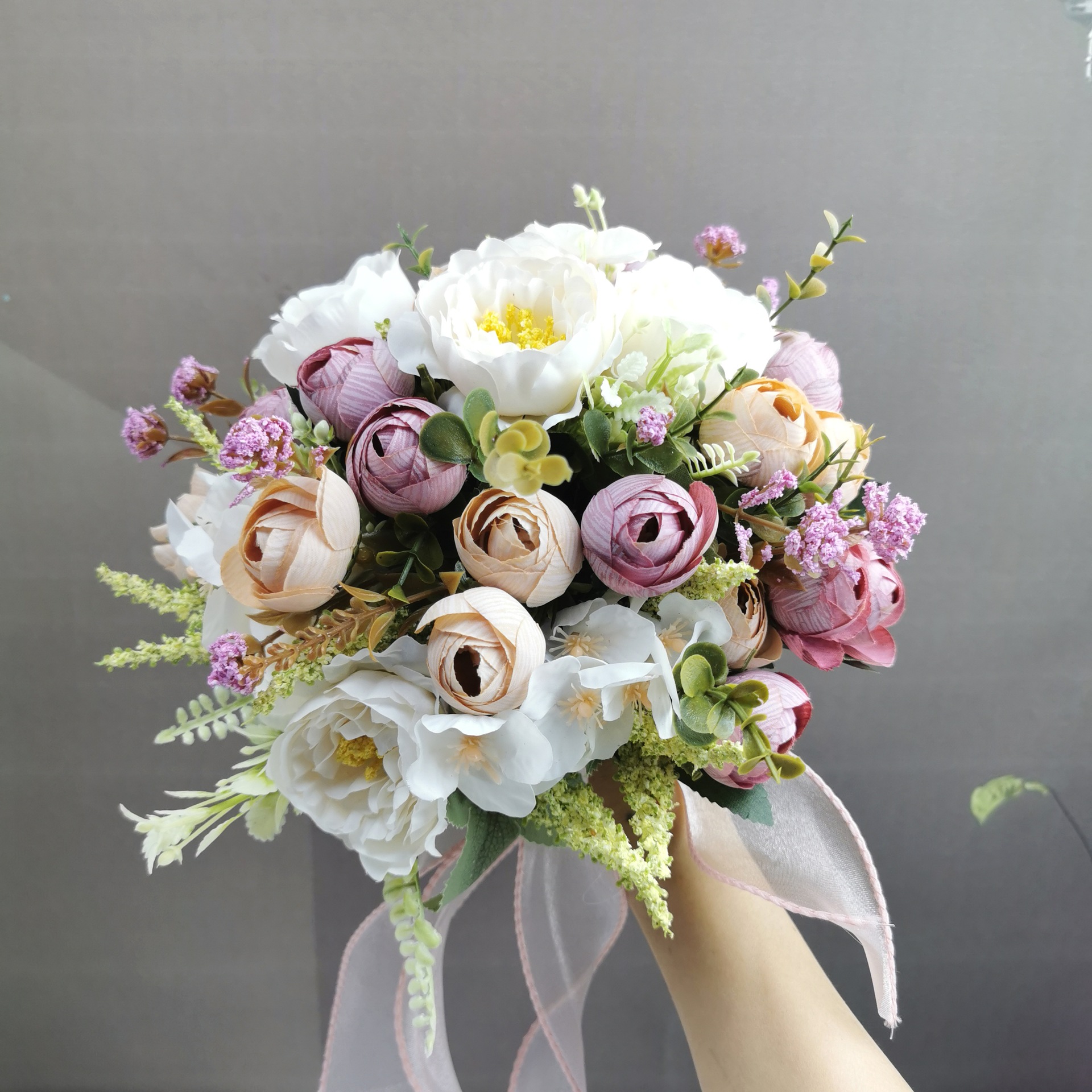 品牌其他材质绢花工艺其他是否专利货源否颜色新款北欧手捧花款式1