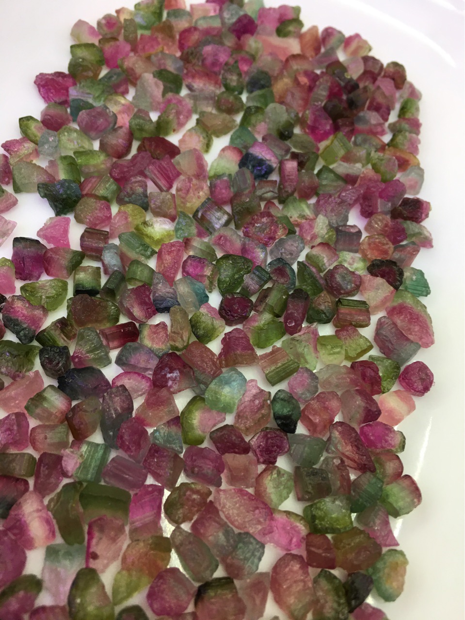 厂家批发天然碧玺原矿西瓜色随形原石 双色明显 品相如图 diy配饰