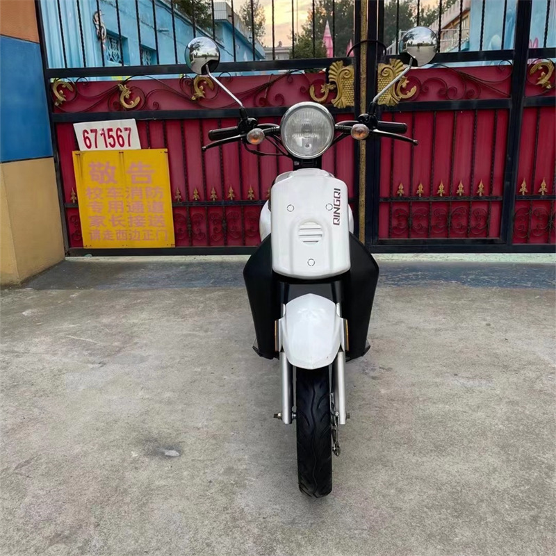 二手九成新轻骑铃木小铃鹿50cc省油踏板助力车男女代步燃油摩托车