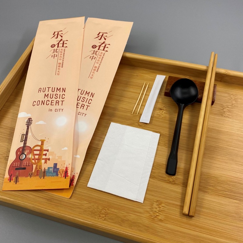 厂家批发乐在其中一次性筷子四件套筷子牙签纸巾勺子餐具包
